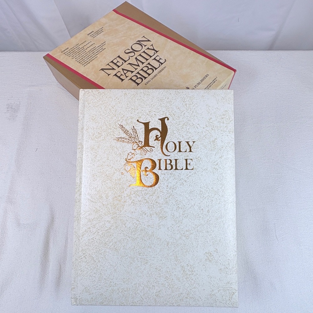 Nelson Family Bible King James Version KJV White Padded Gold 1971 704W w/ Box